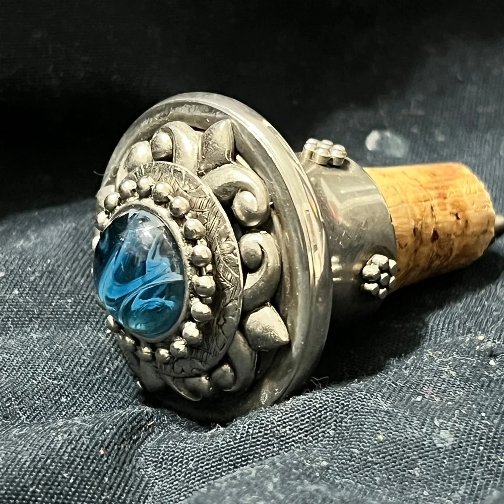 Silver and Blue Decorative Bottle Stopper  Vintage☑️